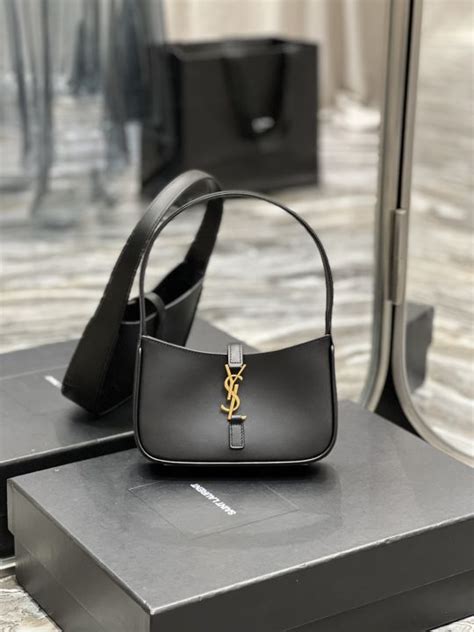 la 5 a 7 ysl|ysl mini hobo.